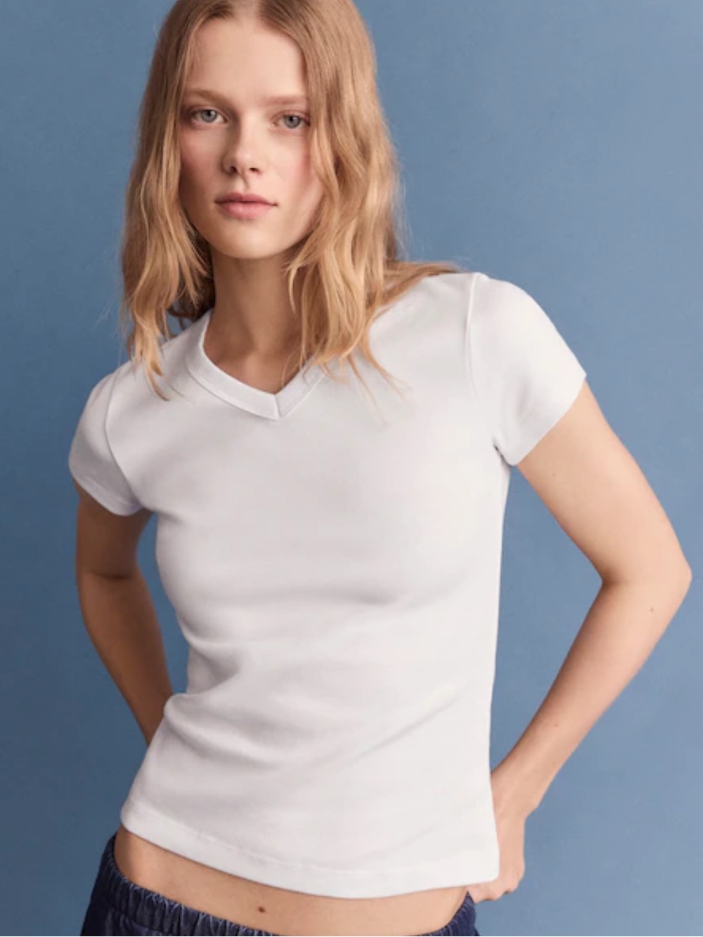 MADEWELL The '90s V-Neck Baby Tee in Compact Cotton White minimalist NWT Size XS